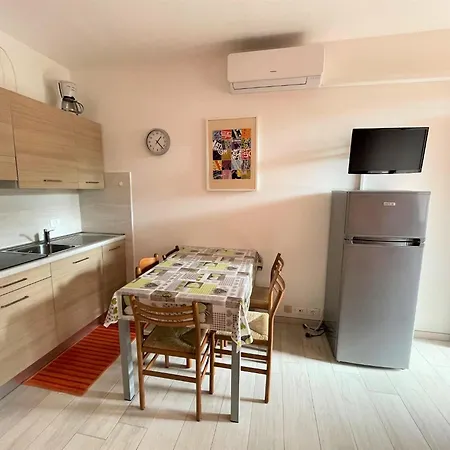 Apartamento First Floor Flat With Terrace And Pool Access
