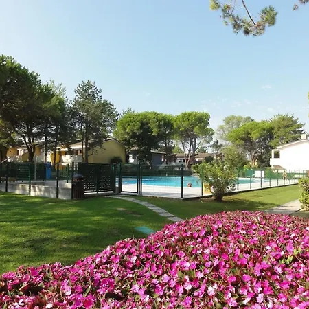 Apartamento First Floor Flat With Terrace And Pool Access