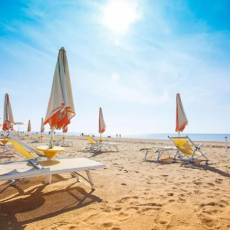 First Floor Flat With Terrace And Pool Access * Bibione