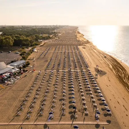 First Floor Flat With Terrace And Pool Access Διαμέρισμα *