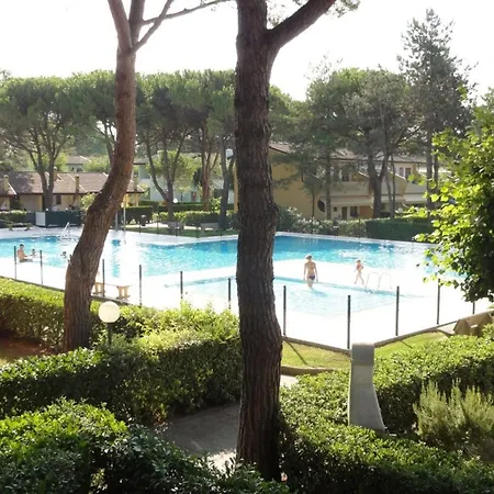 First Floor Flat With Terrace And Pool Access Apartman Bibione
