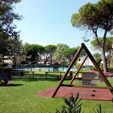 First Floor Flat With Terrace And Pool Access * Bibione