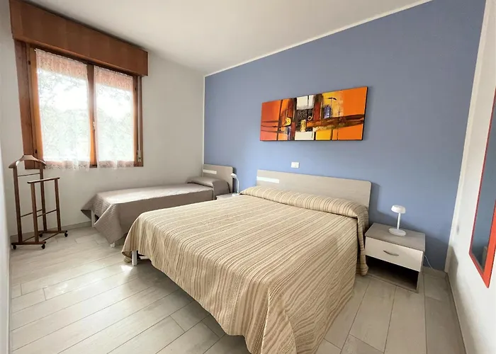 Апартаменты First Floor Flat With Terrace And Pool Access