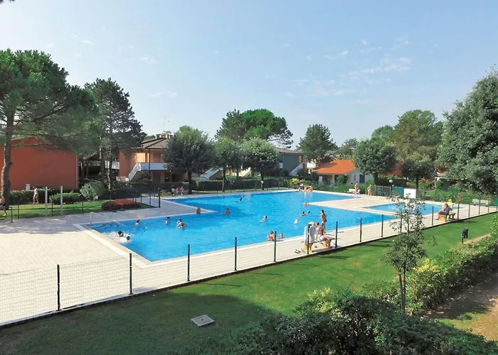 First Floor Flat With Terrace And Pool Access Apartment Bibione