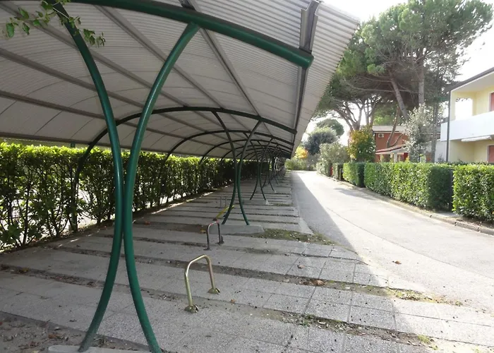 First Floor Flat With Terrace And Pool Access 아파트